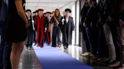 KU Leuven opent academiejaar in Kortrijk met traditionele stoet der togati