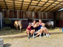 Zomerkamp brengt jongeren met Gilles de la Tourette samen: "Hier kunnen we onszelf zijn"