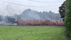 Brandweer laat kleinere brandhaarden gecontroleerd uitbranden in Oostrozebeke