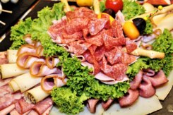 Reinhardthrainer charcuterie board 6746442 1920