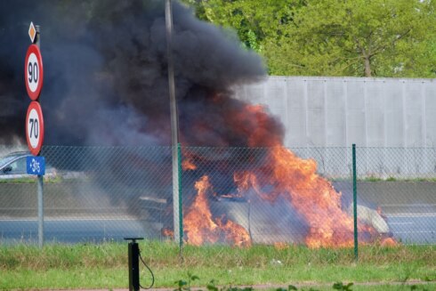 Uitgebrand voertuig Expresweg