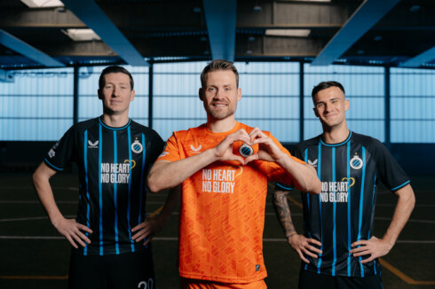 Club Brugge speelt in Madrid met “No Heart/No Glory”-wedstrijdshirts voor bloed- en plasmadonatiecampagne