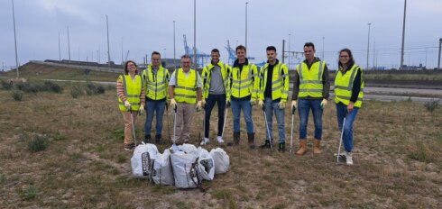 Port cleanup zeebrugge