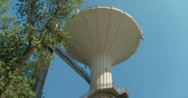 Water­to­ren op grens van Oost­duin­ker­ke en Nieuw­poort is nu ook uitkijkpunt