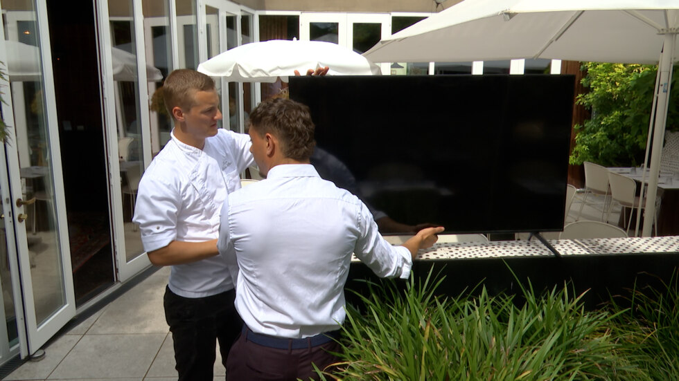 514 BB LINKS restaurantvoetbal
