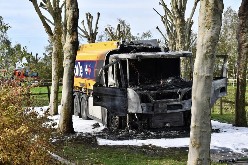 Tankwagen met 7.000 liter benzine vliegt in brand in Pittem
