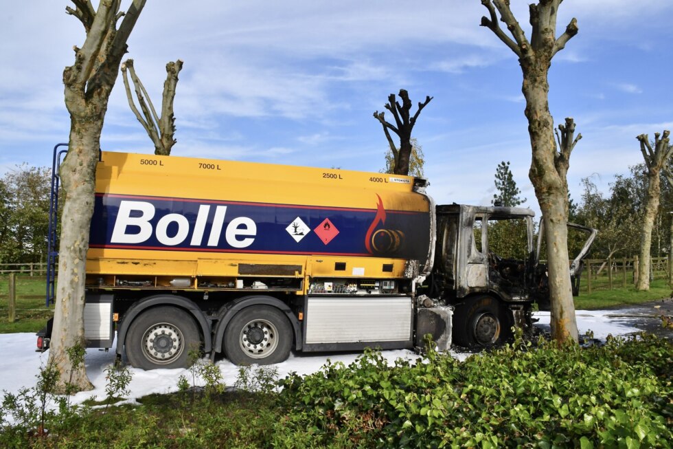 Tankwagen met 7.000 liter benzine vliegt in brand in Pittem
