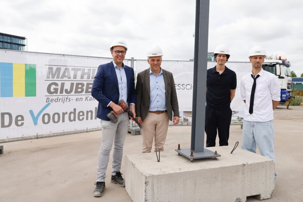 Eerste kolomzetting klimzaal