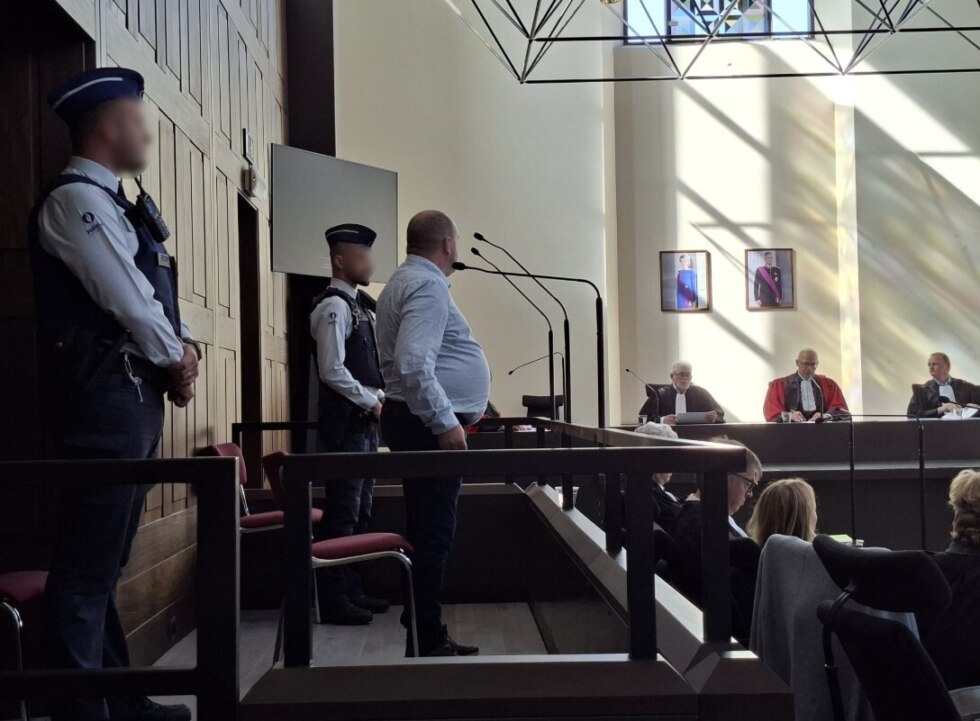 Assisenproces rond aardappelboer Chris (48) die dochters vermoordde van start
