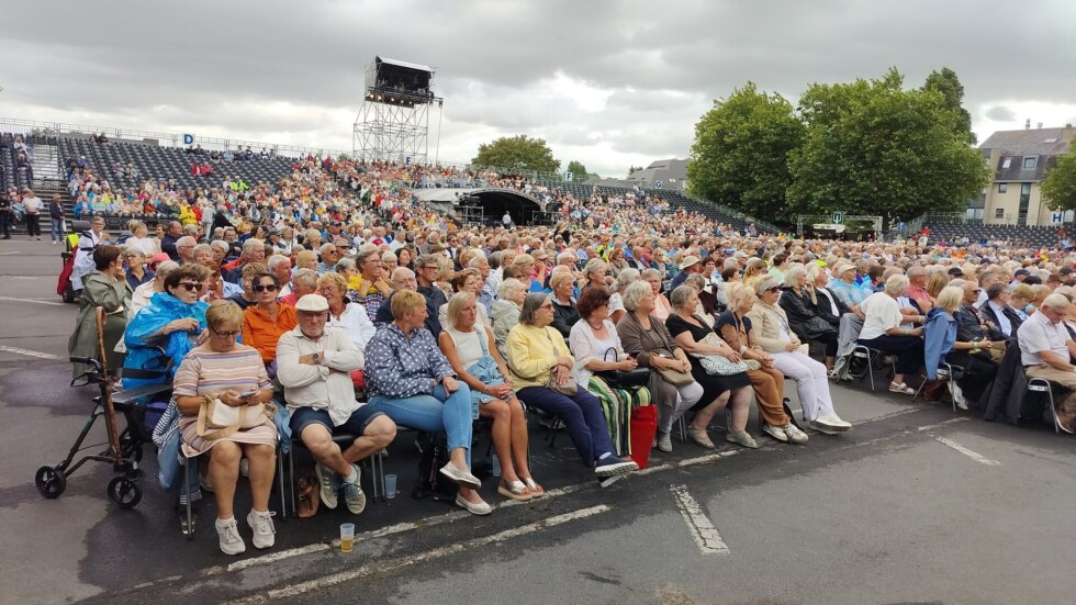 Salvatore Adamo (82) sluit Zomerarena in Koksijde af: "Ik ben Arno veel verschuldigd"