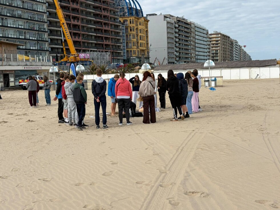Swim-Safe leert jongeren uit heel Vlaanderen de gevaren van de zee herkennen in Blankenberge