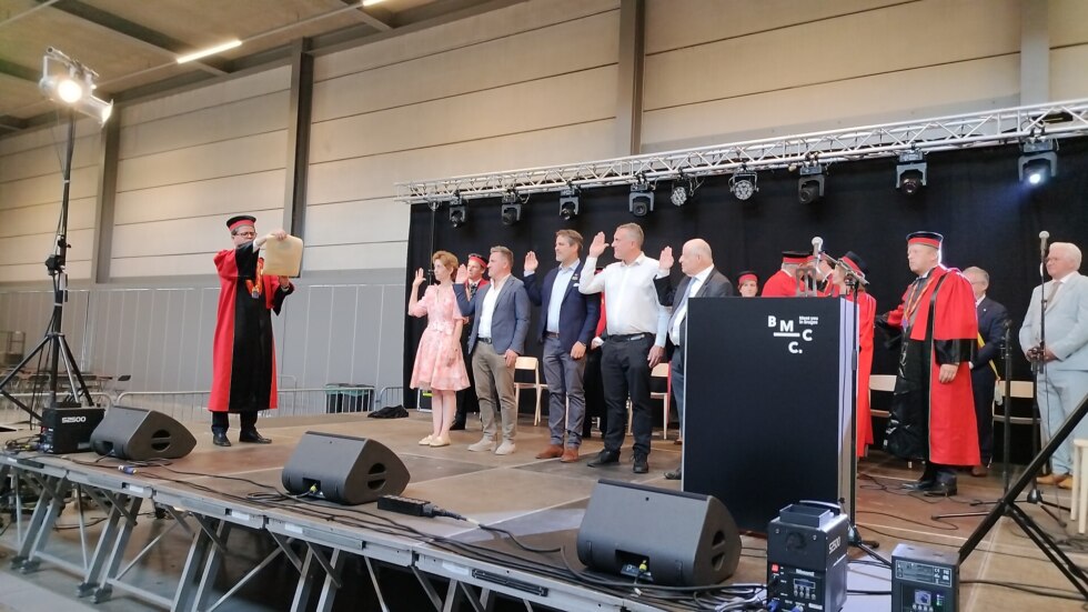 Inzwering van leden op bierfestival Brugge