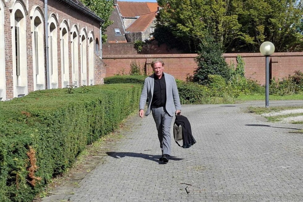 Assisenproces rond aardappelboer Chris (48) die dochters vermoordde van start