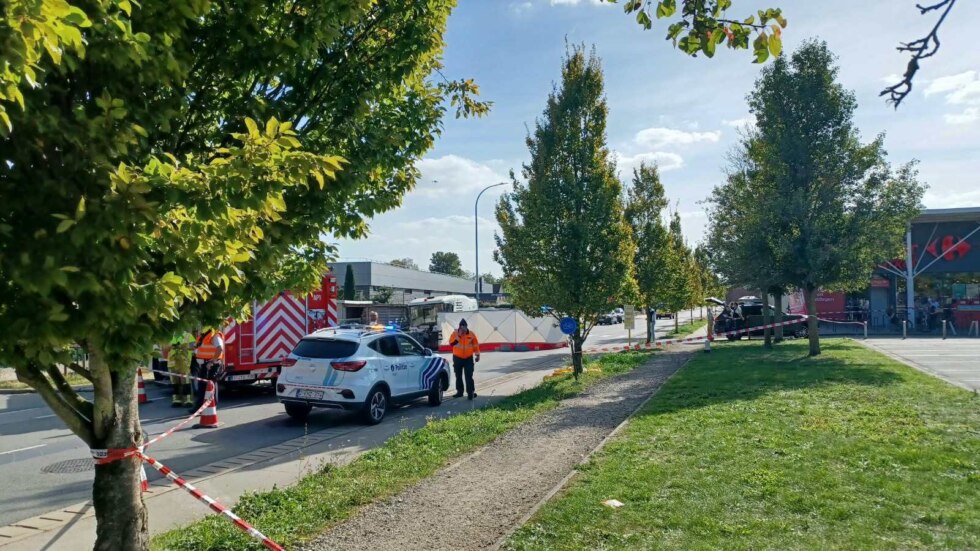 Fietser sterft na aanrijding met veegwagen van stad Izegem