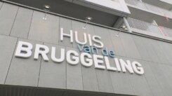 2018-11-12 00:00:00 - Al 100 Bruggelingen kozen nieuwe naam