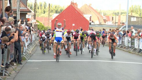 2017-08-21 00:00:00 - Nieuwelingen aan start West-Vlaanderen Cycling Tour