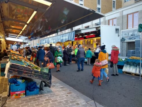 2020-11-05 00:00:00 - Harelbeekse markt terug op vertrouwde locatie