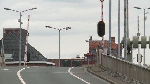 2019-05-03 00:00:00 - Motorrijder (54) overlijdt na botsing tegen slagbomen