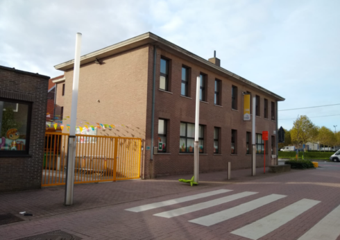 2020-10-15 00:00:00 - School in Kortrijk gaat op slot na verschillende coronabesmettingen: 240 leerlingen thuis