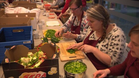 2018-01-22 00:00:00 - Overschot groenten voortaan naar Soepcafé Westhoek