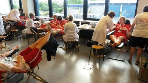 2016-07-12 00:00:00 - Rode Kruis op zoek naar bloeddonoren aan zee