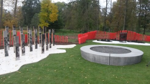 2016-10-27 00:00:00 - Amerikaanse herinneringstuin geopend