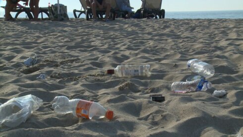 2020-08-11 00:00:00 - Drukke stranden, en dus veel afval