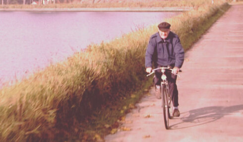2018-10-31 00:00:00 - Retro: fietsman uit Oostende