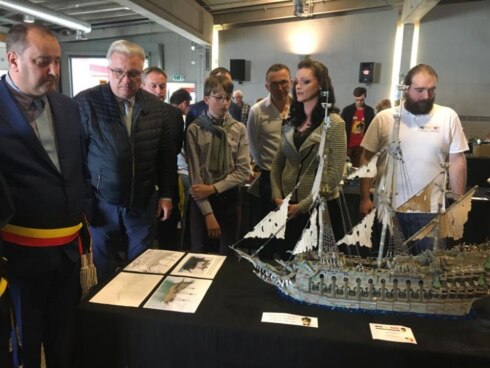 2019-03-30 00:00:00 - Prinselijk bezoek op legobeurs in Waregem