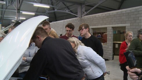 2019-03-14 00:00:00 - Leerlingen leren alleenstaanden en senioren klussen