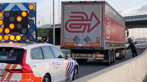 2019-10-26 00:00:00 - Negen transmigranten uit vrachtwagen gehaald in Brugge