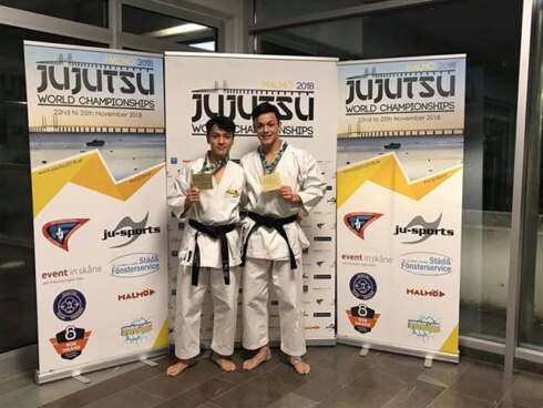 2018-11-26 00:00:00 - Broers Lodens worden wereldkampioen Ju-Jitsu