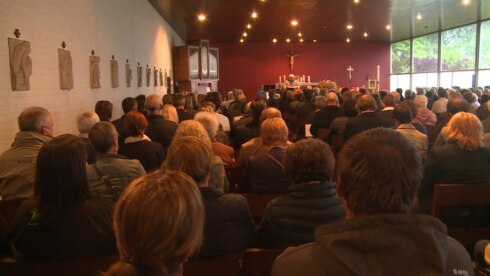 2018-05-25 00:00:00 - Vermoorde vrouw uit Ettelgem begraven