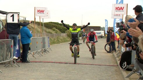 2019-10-19 00:00:00 - Thomas Chamon wint Beachrace Oostende