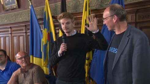 2019-06-15 00:00:00 - Bas (22) uit Wevelgem is jongste schepen van het land