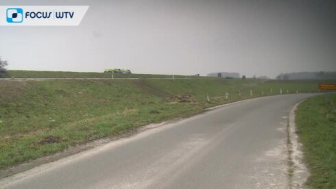 2021-10-15 00:00:00 - Drie windturbines langs A19 in Geluwe ondanks protest
