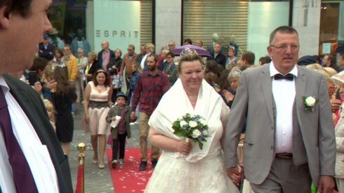 2018-06-17 00:00:00 - 25 koppels hernieuwen huwelijksgeloften