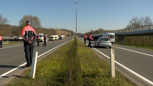 2020-04-05 00:00:00 - Brugse politie patrouilleert extra tijdens coronacrisis