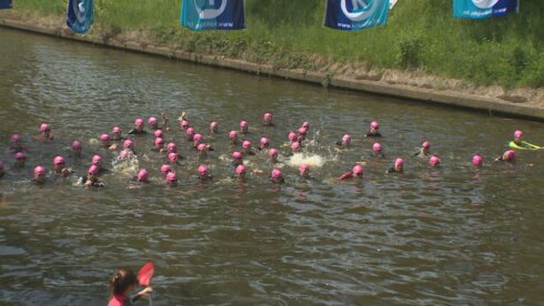 2018-05-20 00:00:00 - Baelde en Luxem winnen kwarttriatlon Koksijde