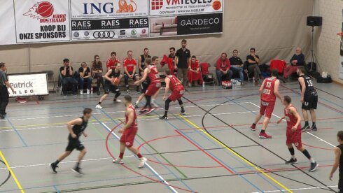 2020-02-16 00:00:00 - Oostkamp legt leider Kortrijk over de knie