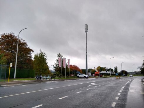 2019-10-16 00:00:00 - GSM-mast van 25 meter in Kooigem