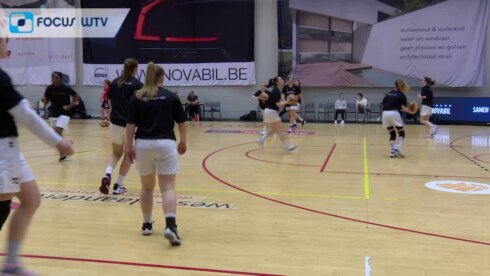 2021-03-07 00:00:00 - Tweelingszussen Massey zijn de basketsterren van morgen