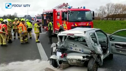 2023-01-06 00:00:00 - Ongeval op A19, vrachtwagen rijdt in op auto: één persoon kritiek, één iemand zwaargewond