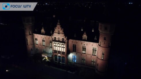 2021-12-05 00:00:00 - Audiovisueel spektakel 'Kerstmagie' gestart in Vlamertinge
