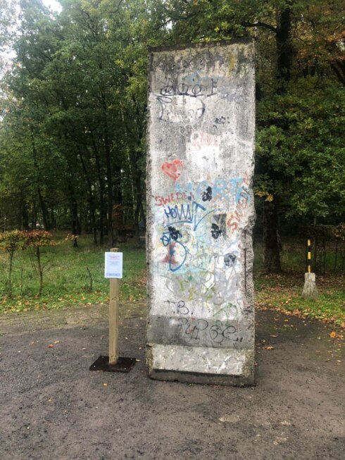 2019-11-03 00:00:00 - Stuk Berlijnse muur in Heuvelland