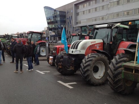 2021-11-19 00:00:00 - Landbouwers protesteren tegen nieuw bos
