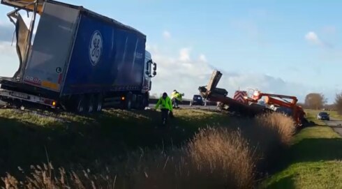 2018-01-18 00:00:00 - Ongeval met twee vrachtwagens in Adinkerke