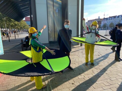2020-10-16 00:00:00 - Stad Brugge zet 'afstandsambtenaren' in
