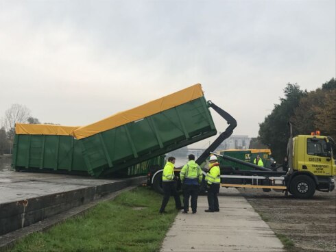 2017-11-08 00:00:00 - Vanheede laat afval per schip aanvoeren