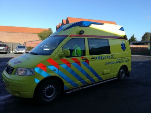 2018-02-12 00:00:00 - Ambulancier laat patiënt in ziekenwagen achter